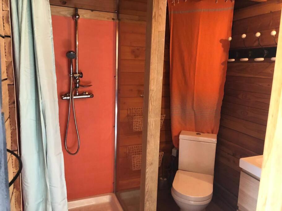 Chalet Bois Cosy Avec Piscine Aix Nature 普罗旺斯地区艾克斯 外观 照片