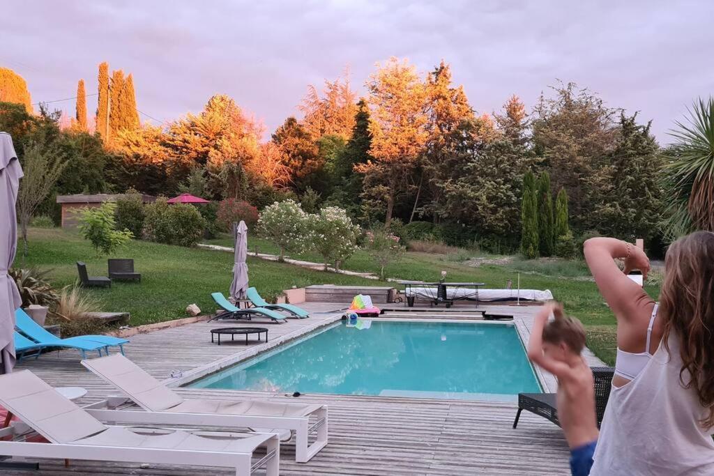 Chalet Bois Cosy Avec Piscine Aix Nature 普罗旺斯地区艾克斯 外观 照片